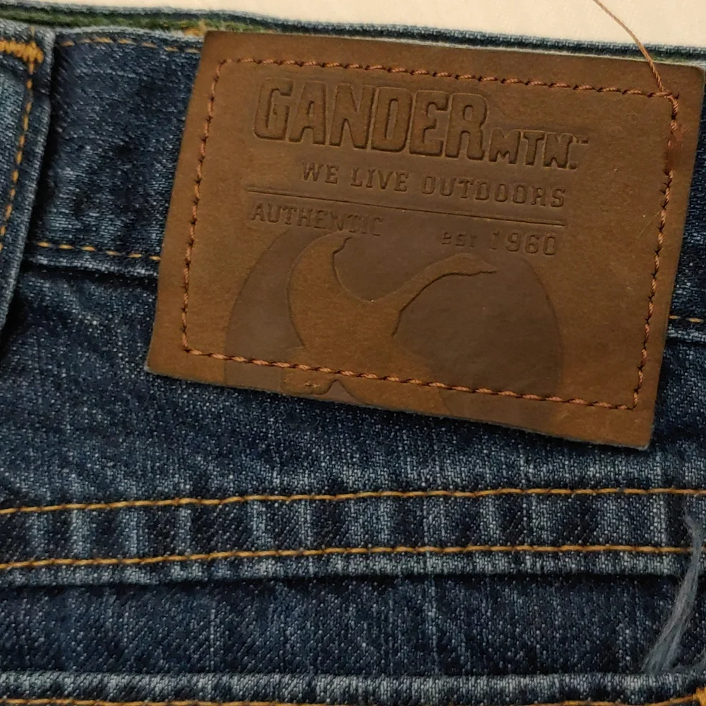Gander Mountain Men's Size 36W Straight Legged Jeans